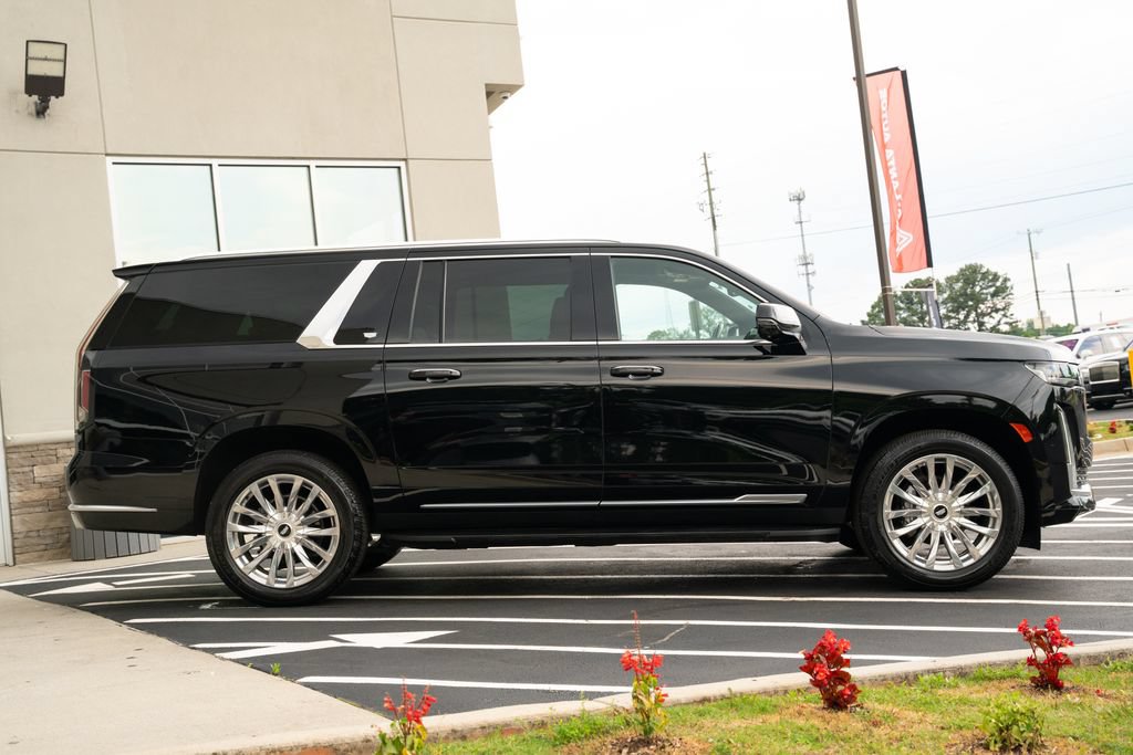Used 2022 Cadillac Escalade ESV Premium Luxury AWD/4WD image 10