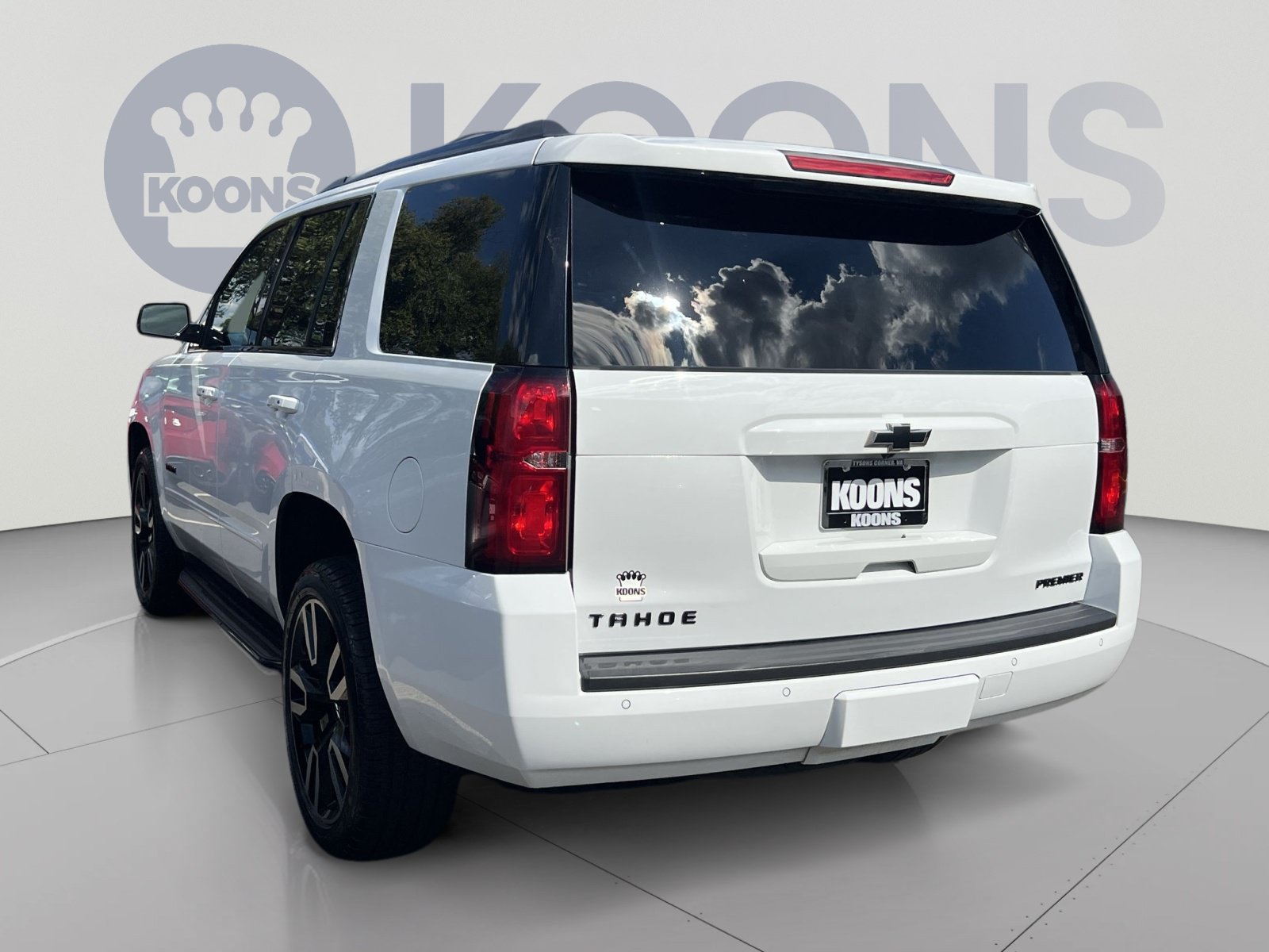 Used 2019 Chevrolet Tahoe Premier w/ RST 6.2L Performance Edition AWD/4WD image 2