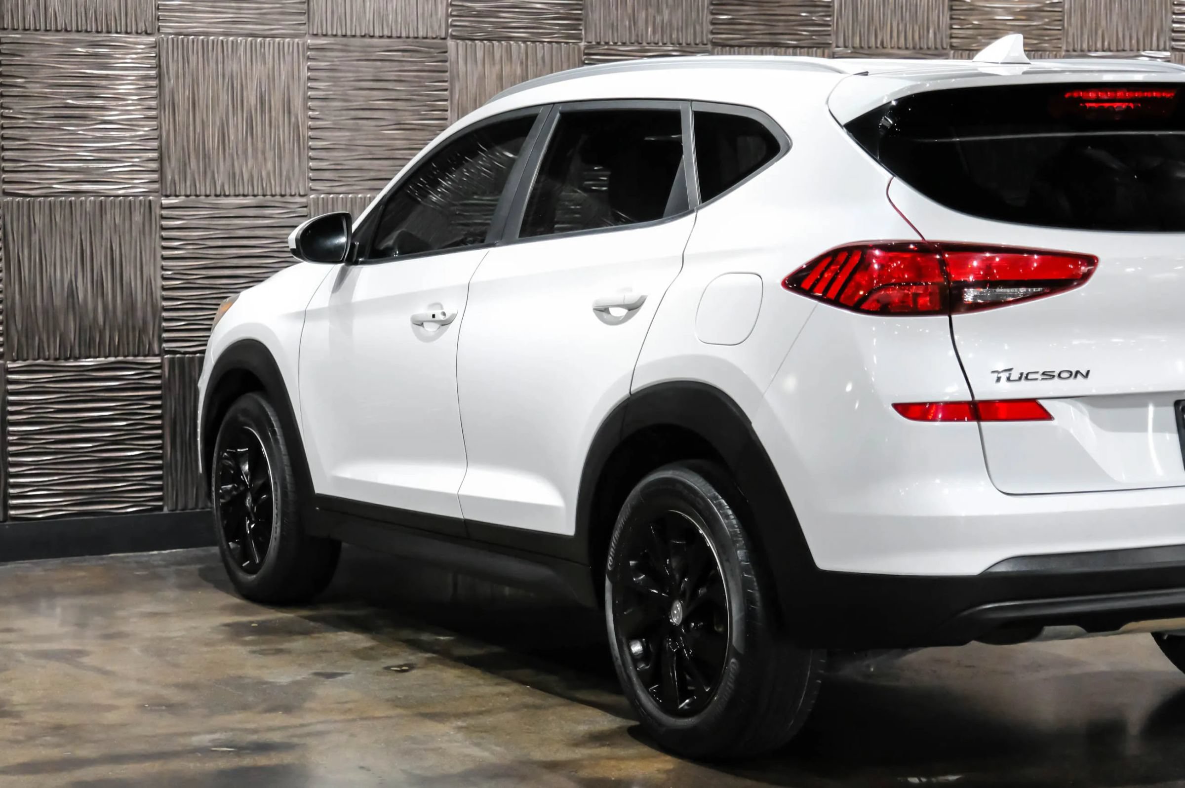 Used 2019 Hyundai Tucson Value FWD image 16