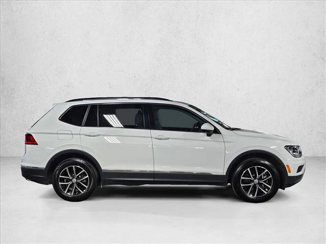 Used 2021 Volkswagen Tiguan SE w/ Panoramic Sunroof Package FWD image 4