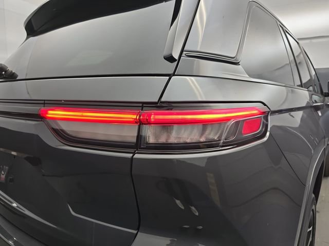 Used 2023 Jeep Grand Cherokee Altitude AWD/4WD image 19