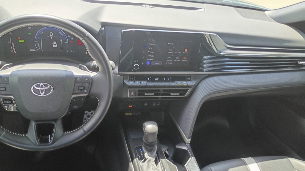 Used 2025 Toyota Camry SE w/ Convenience Package FWD image 31