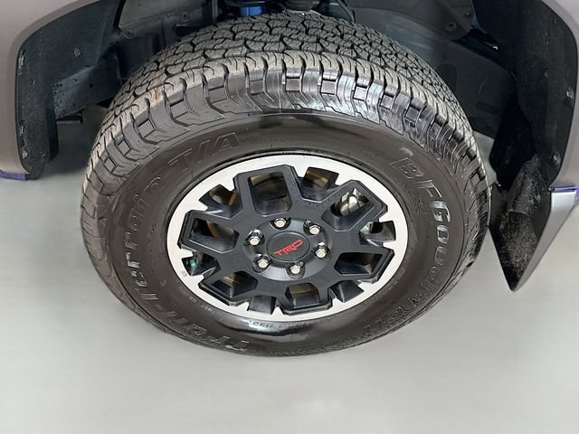 Used 2025 Toyota Tacoma TRD Off-Road AWD/4WD image 30