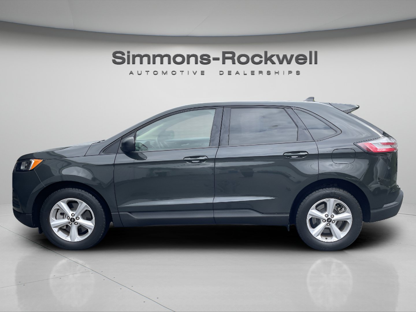 Used 2024 Ford Edge SE w/ Cargo Accessory Package AWD/4WD image 2