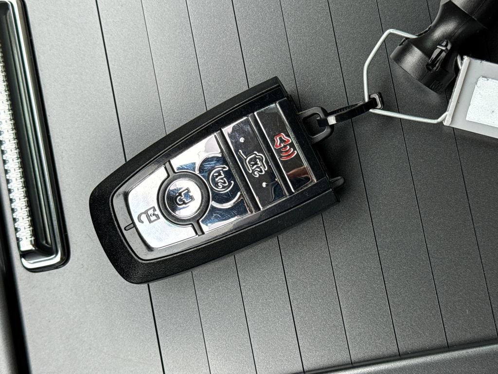 Used 2025 Lincoln Nautilus Reserve image 31