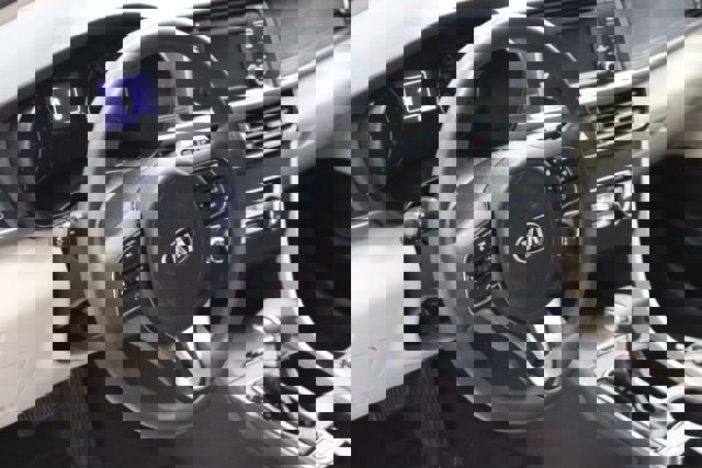 Used 2016 Kia Optima LX image 10