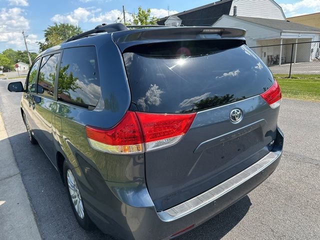 Used 2013 Toyota Sienna XLE FWD image 14