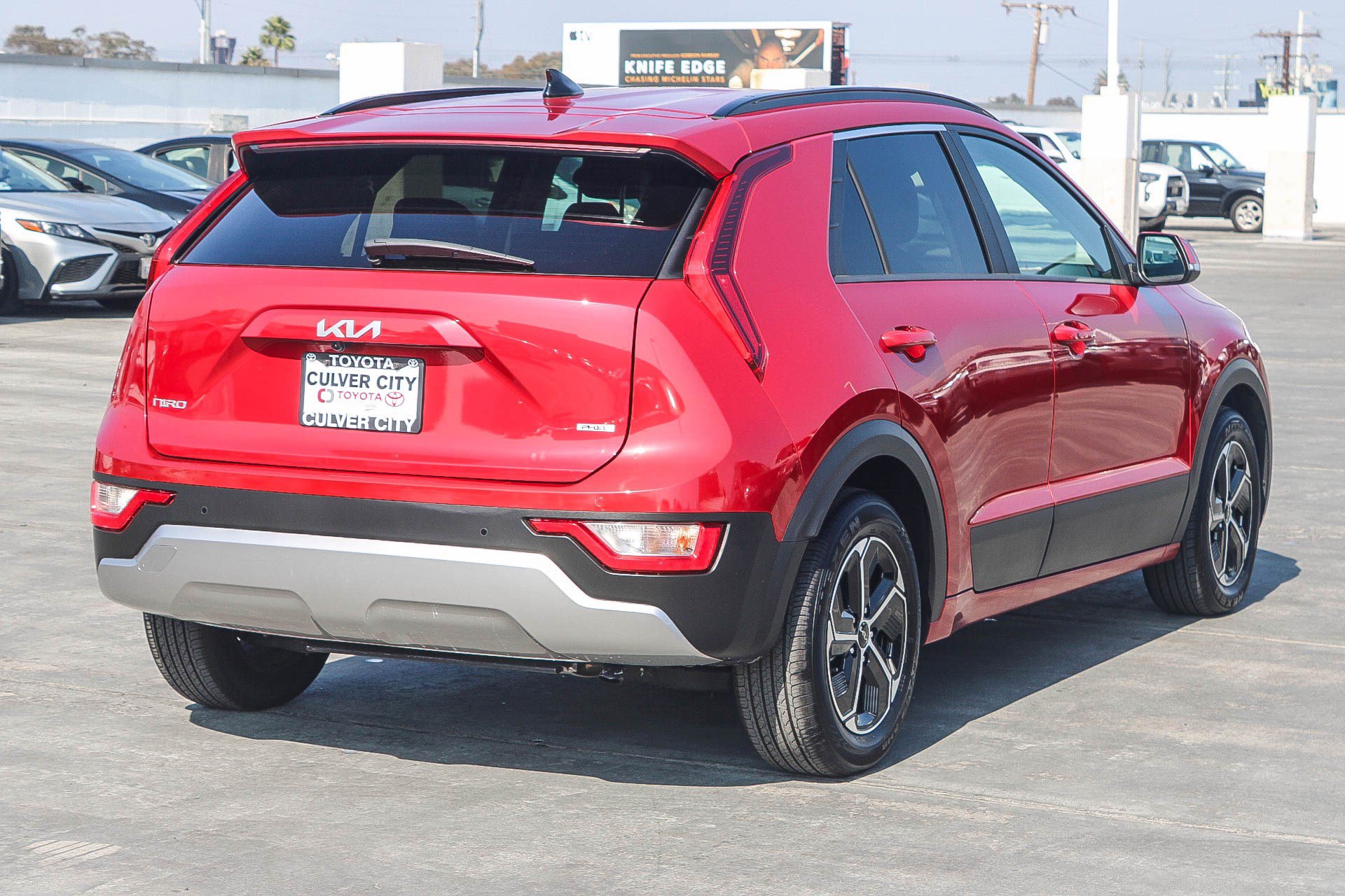 Used 2025 Kia Niro LX FWD image 9