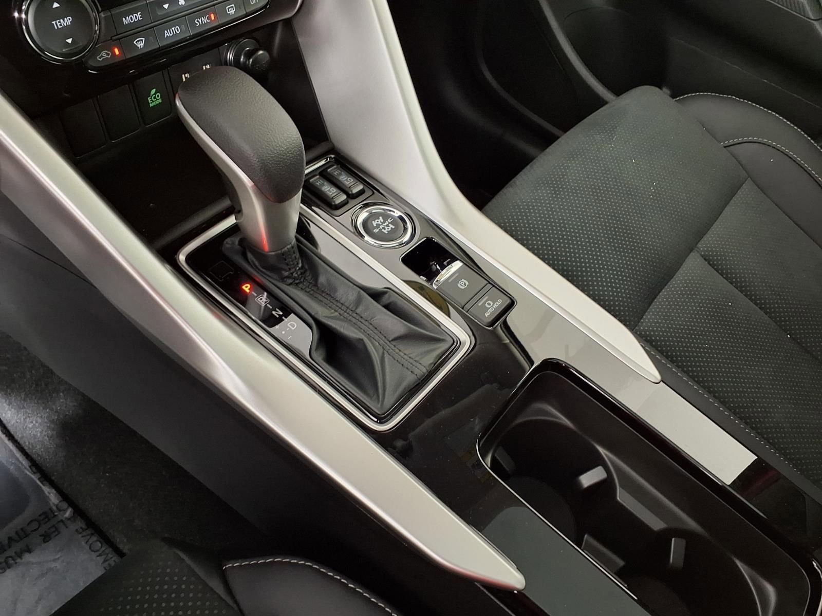 Used 2024 Mitsubishi Eclipse Cross SE image 20