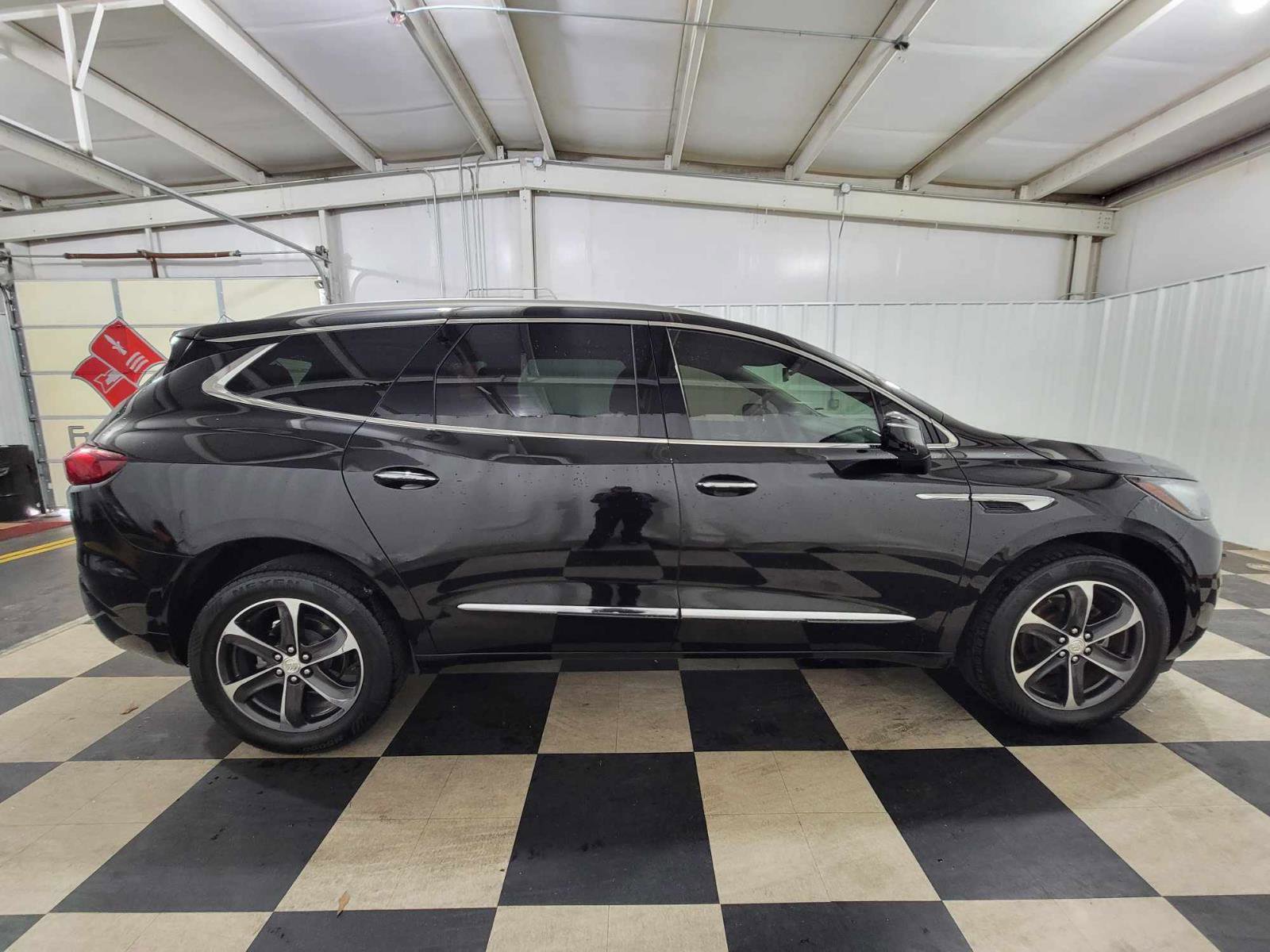 Used 2020 Buick Enclave Essence w/ Sport Touring Edition image 5