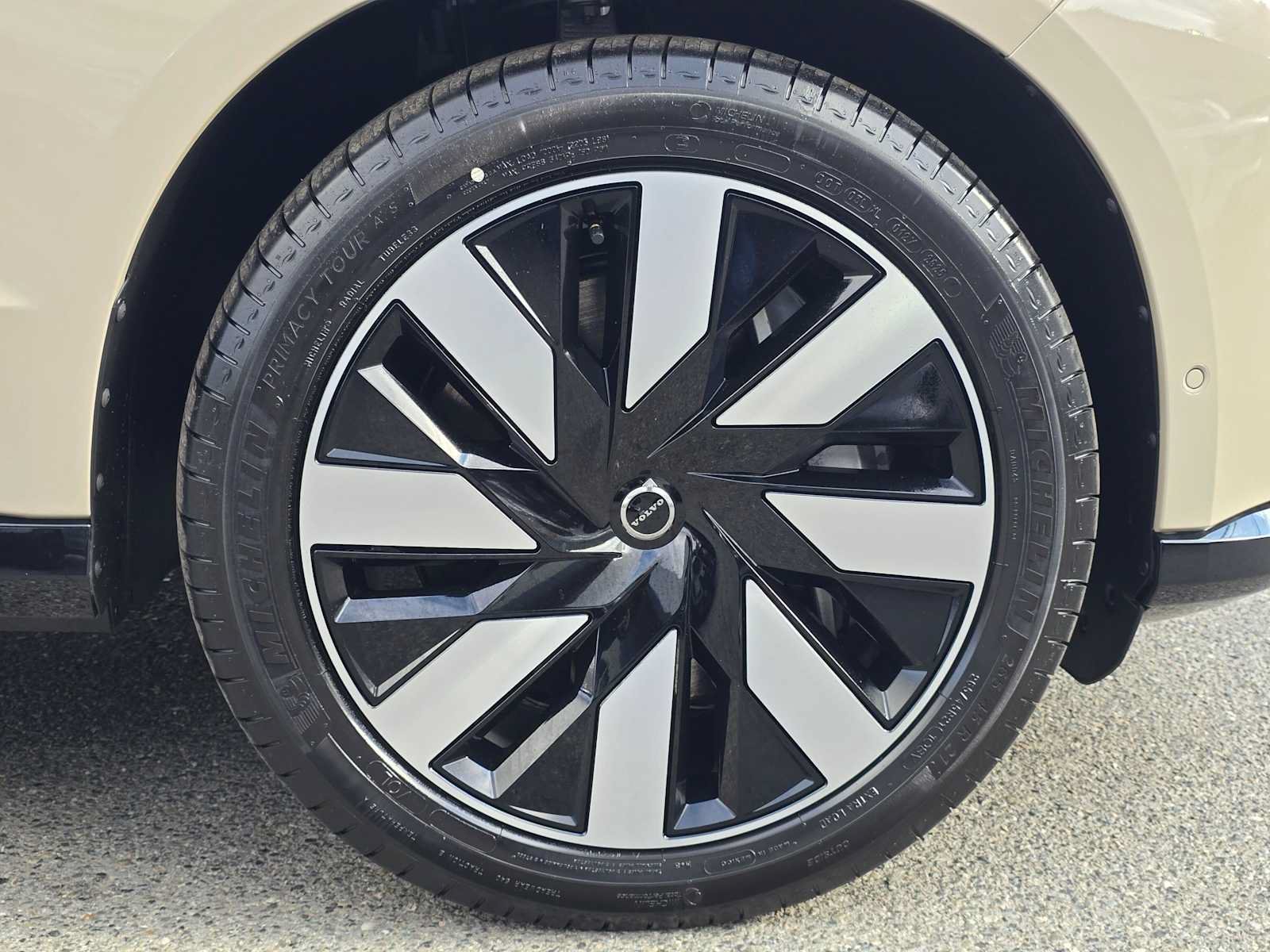 New 2026 Volvo EX90 Ultra AWD/4WD image 9