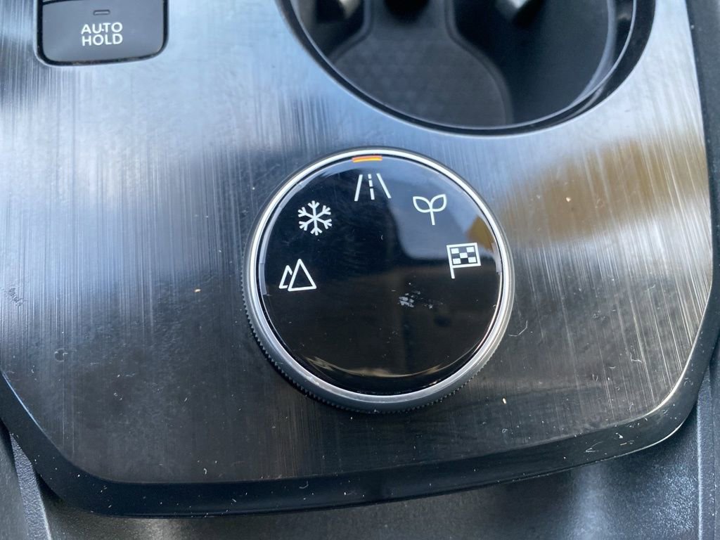 Used 2023 Nissan Rogue S image 24