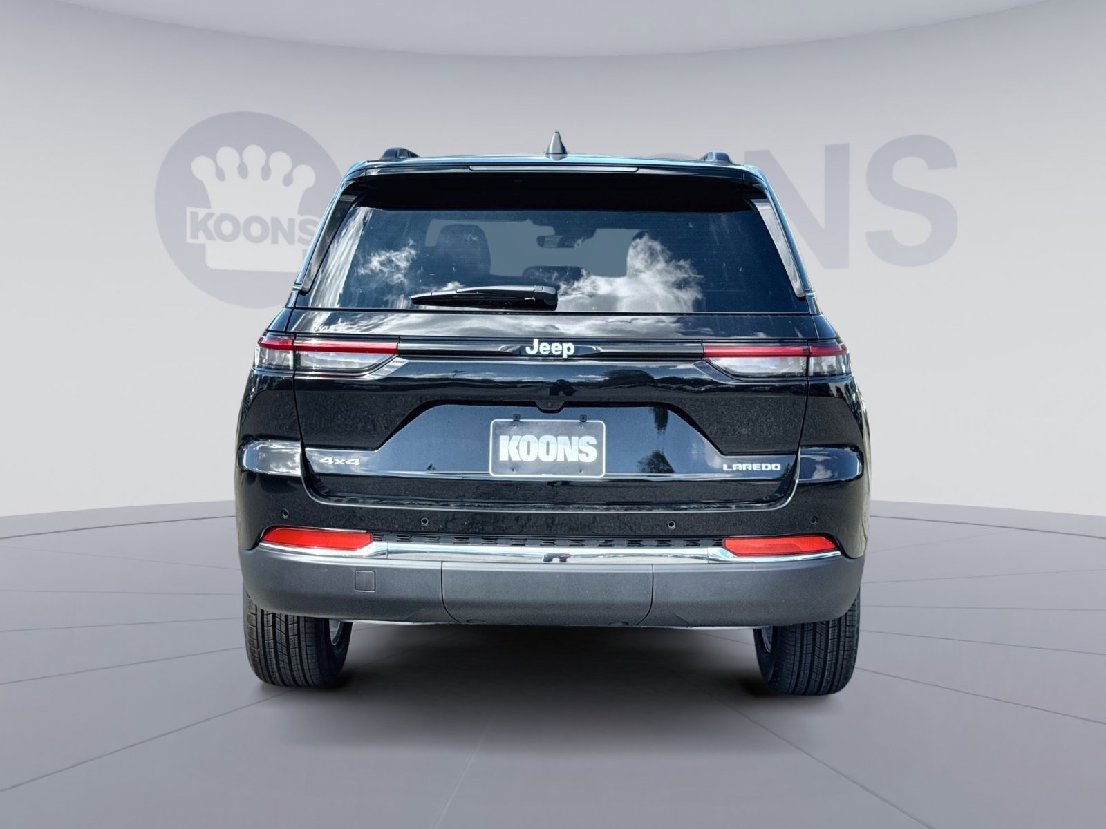 New 2025 Jeep Grand Cherokee Laredo X w/ Luxury Tech Group I image 5