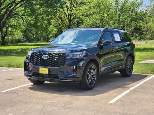 Used 2026 Ford Explorer ST-Line w/ ST-Line Street Pack AWD/4WD image 3