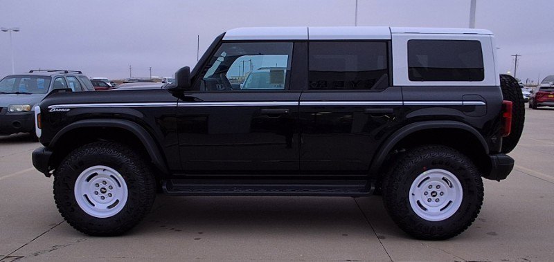 New 2025 Ford Bronco Heritage Edition image 5