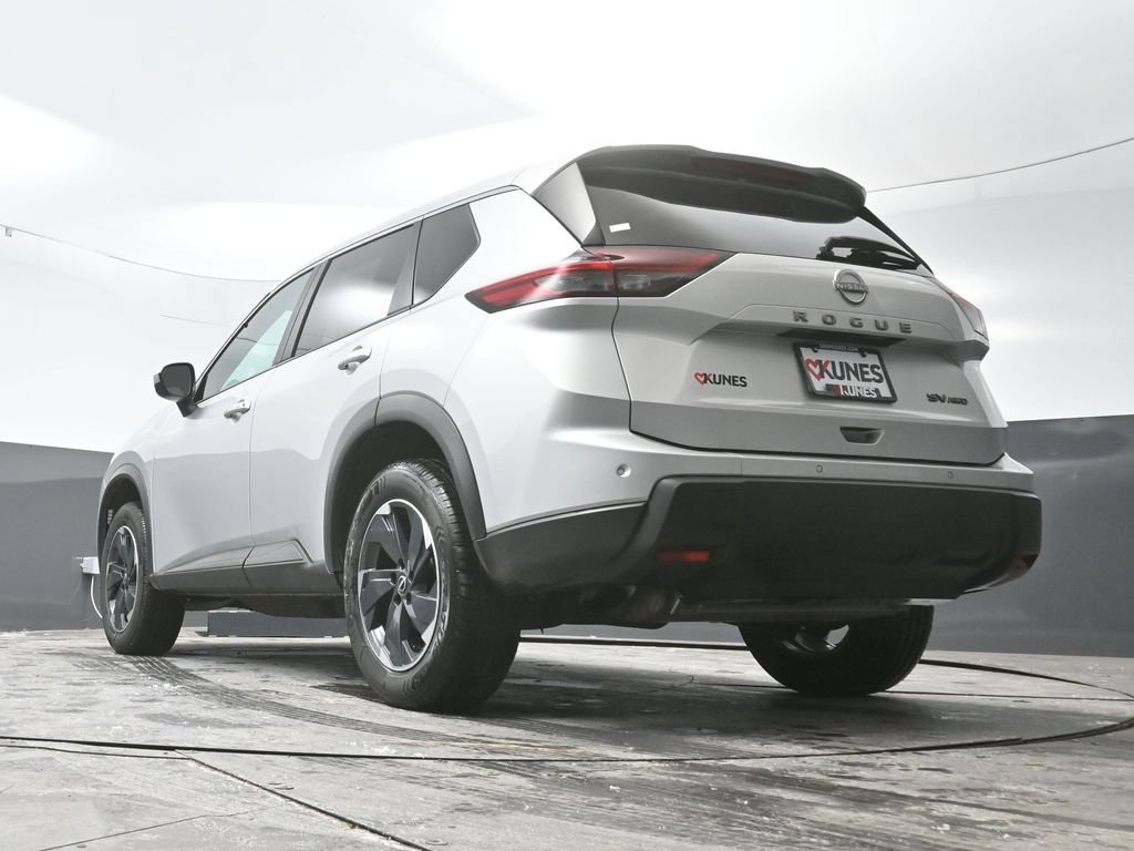 Used 2024 Nissan Rogue SV AWD/4WD image 54
