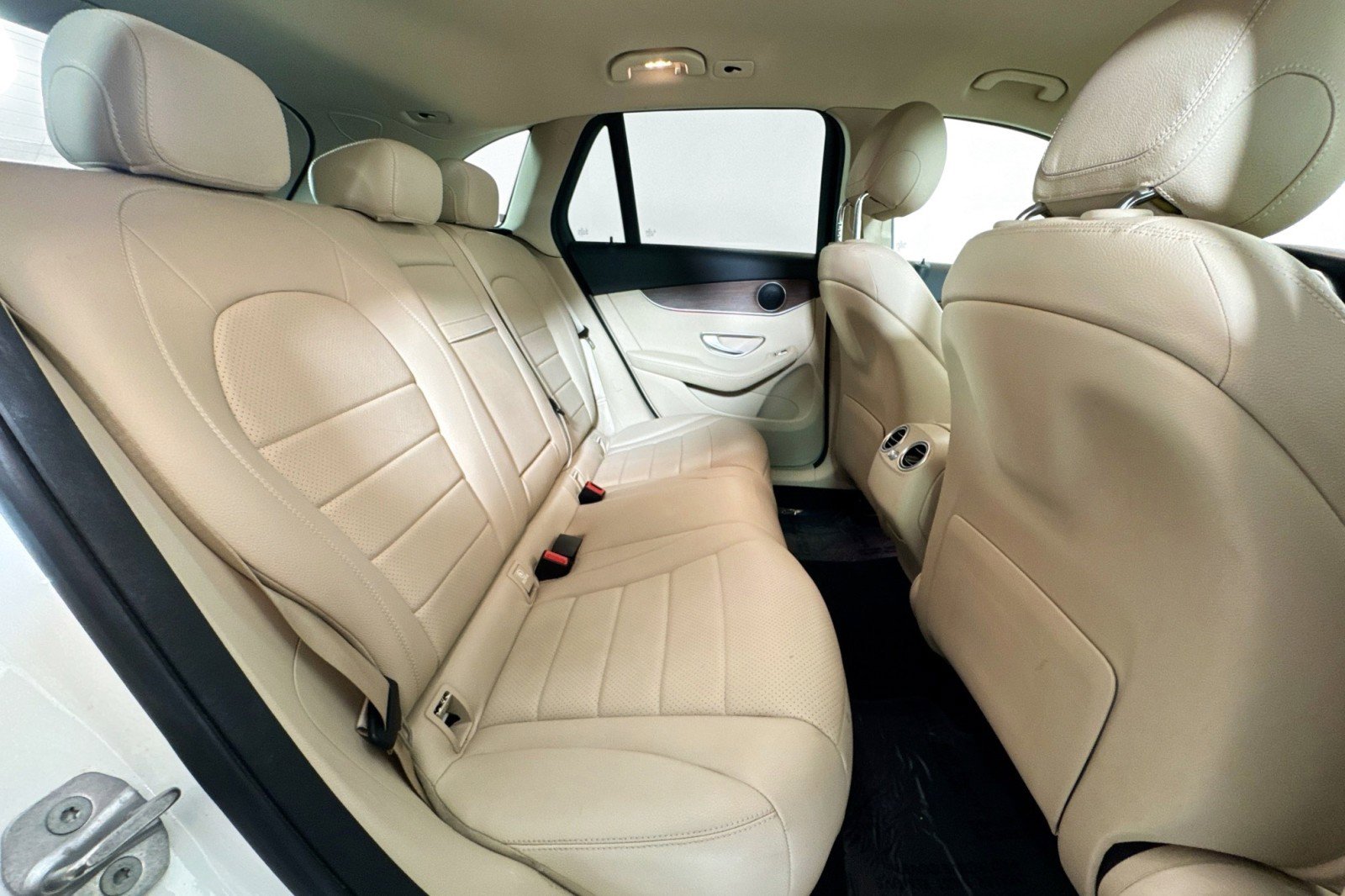 Used 2021 Mercedes-Benz GLC 300 image 25