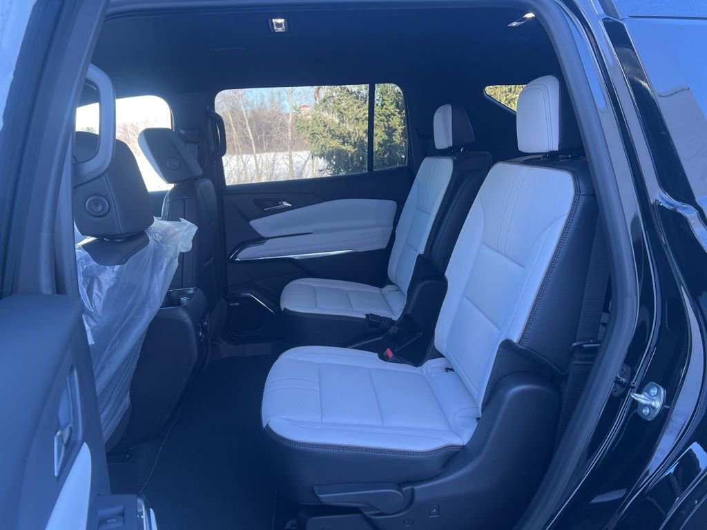 New 2026 Chevrolet Traverse High Country image 23