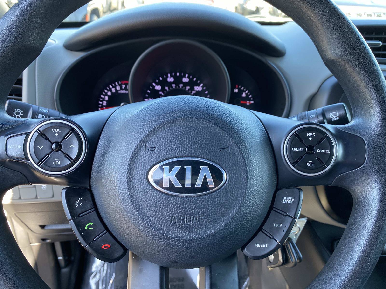 Used 2017 Kia Soul + FWD image 15