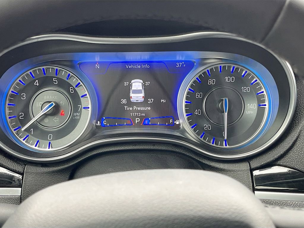 Used 2023 Chrysler 300 Touring L image 12