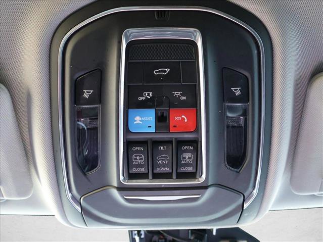 Used 2022 Jeep Grand Cherokee Limited AWD/4WD image 21