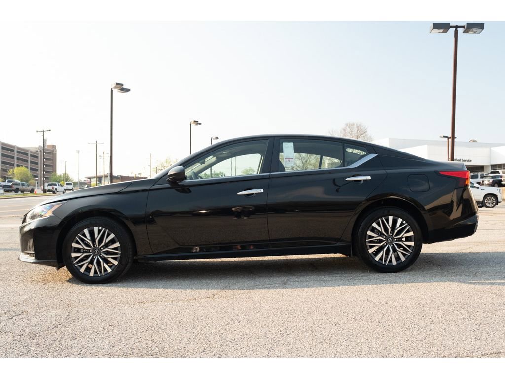 Used 2025 Nissan Altima 2.5 SV image 5