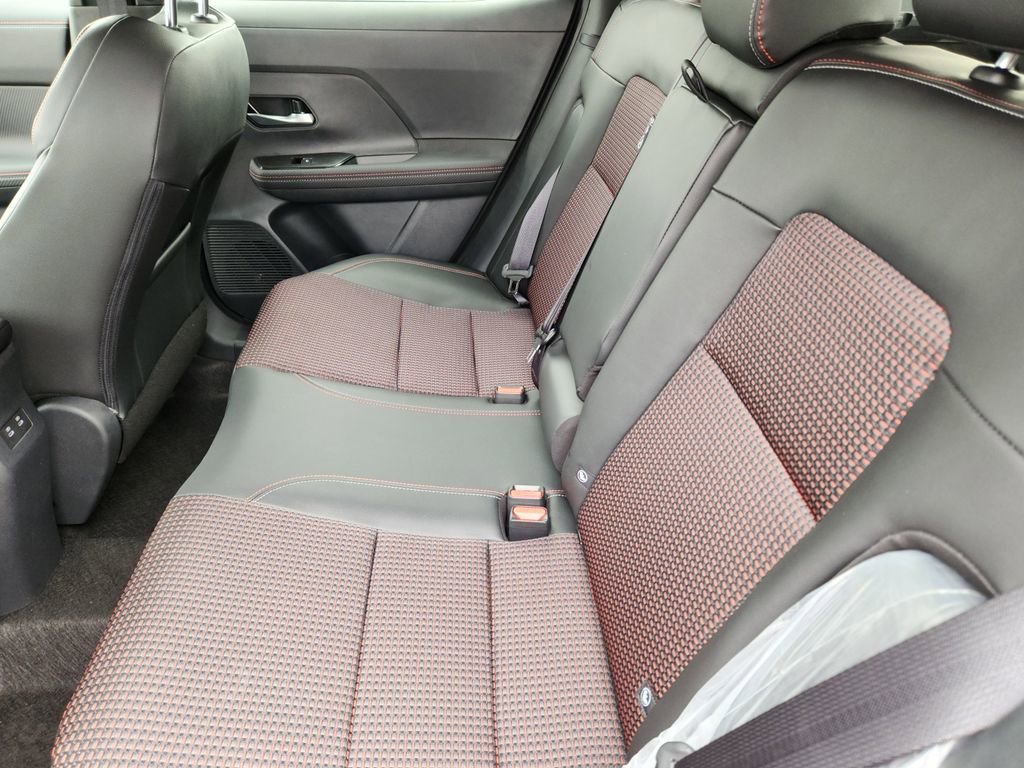 New 2025 Nissan Kicks SR image 11