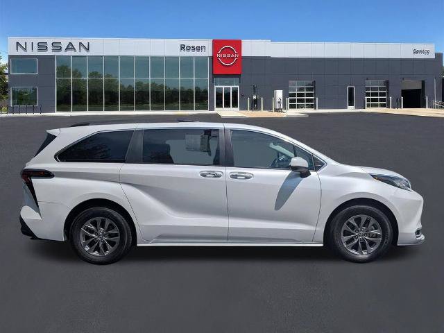 Used 2023 Toyota Sienna XLE FWD video 2