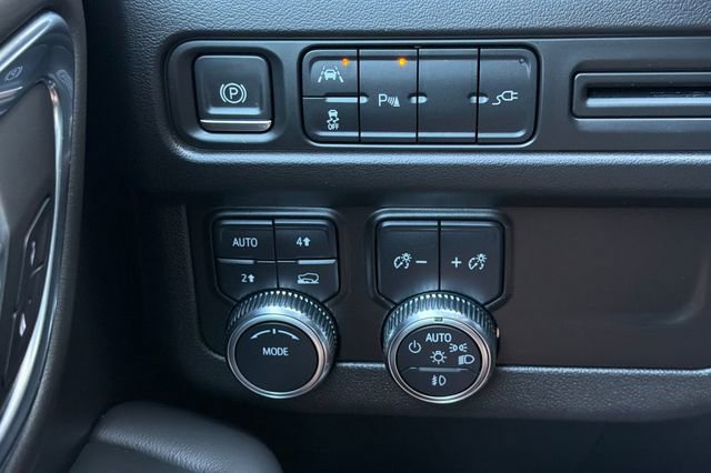 Used 2021 GMC Yukon SLT AWD/4WD image 42
