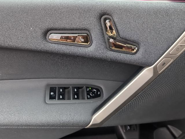 Used 2024 BMW iX xDrive50 w/ Premium Package image 12