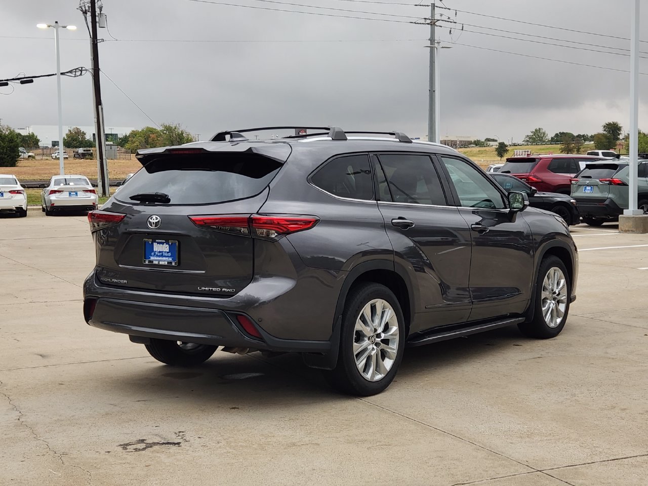 Used 2023 Toyota Highlander Limited AWD/4WD image 5