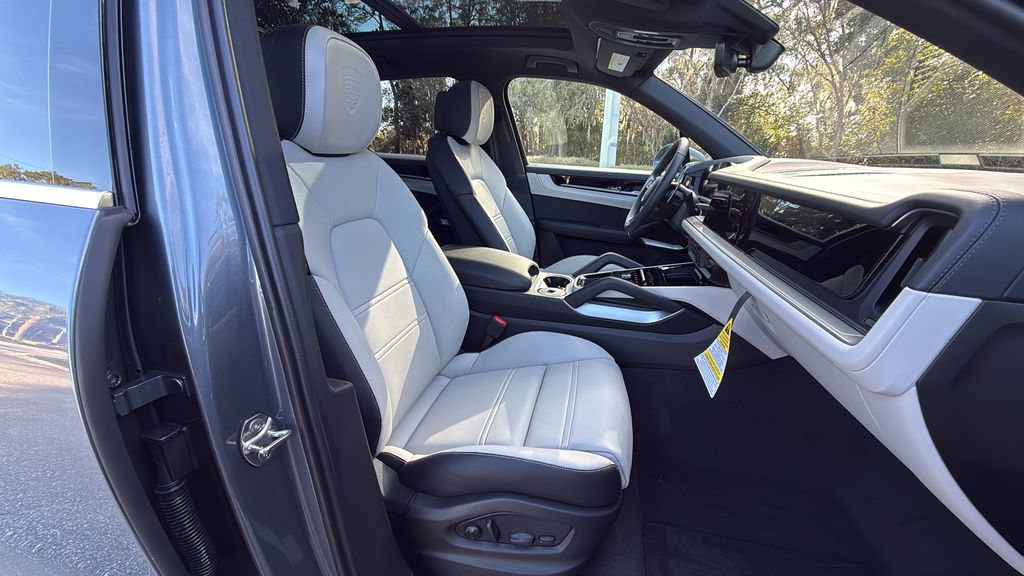New 2026 Porsche Cayenne AWD/4WD image 17