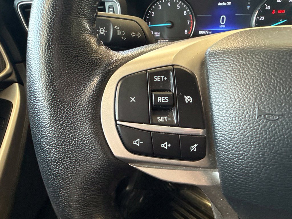 Used 2022 Ford Explorer XLT w/ Equipment Group 202A AWD/4WD image 16