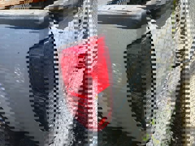 Used 2018 Nissan Frontier SV image 18