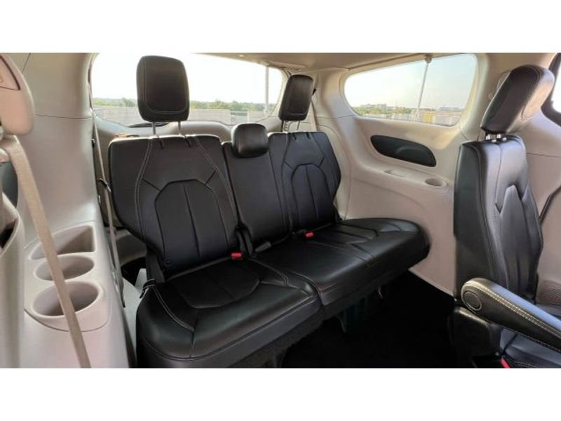 Used 2020 Chrysler Voyager Lxi image 70