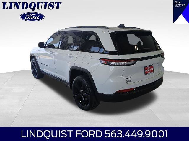 Used 2024 Jeep Grand Cherokee Altitude AWD/4WD image 4