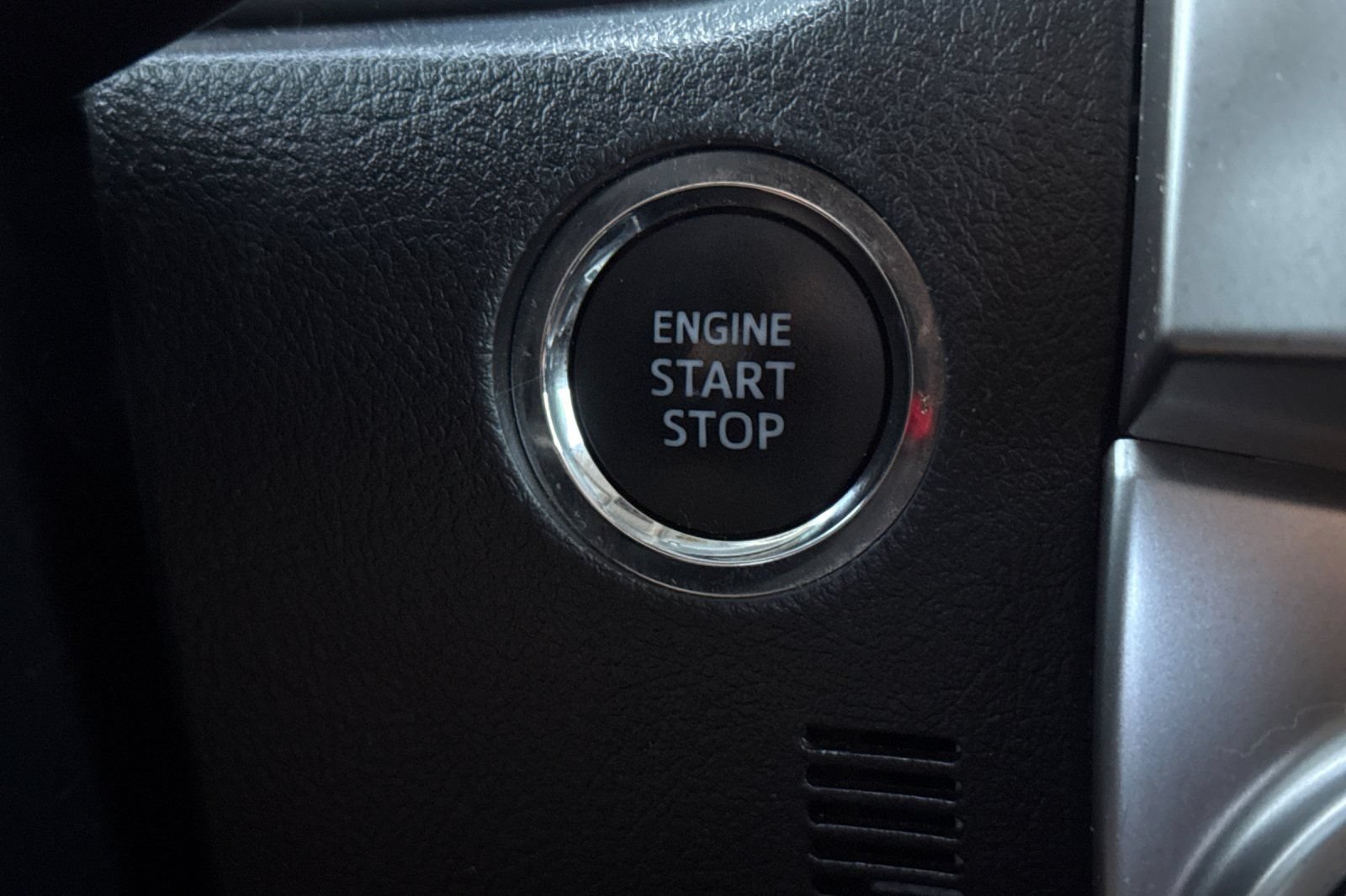 Used 2024 Toyota 4Runner SR5 AWD/4WD image 33