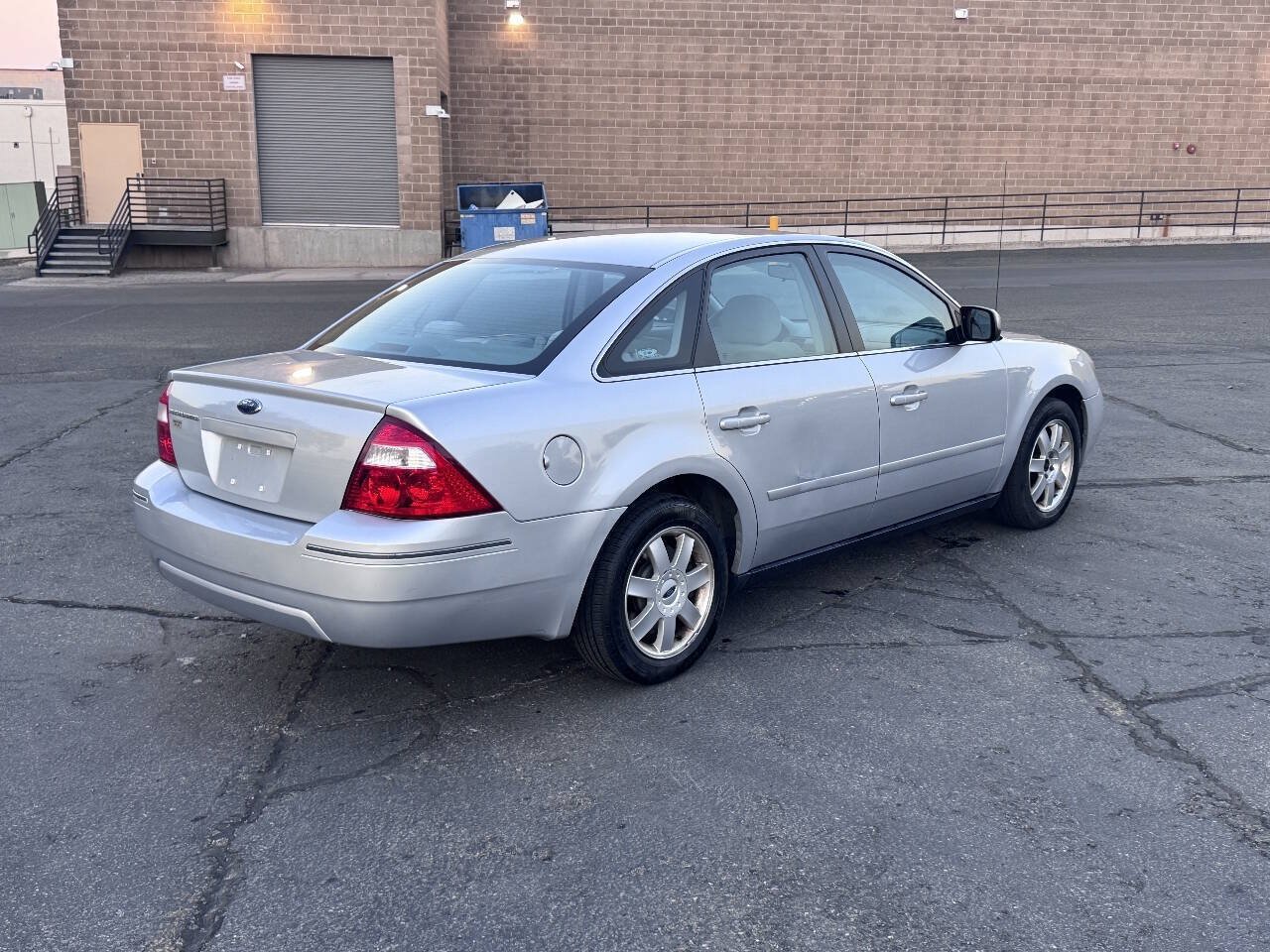 Used 2005 Ford Five Hundred SE FWD image 5