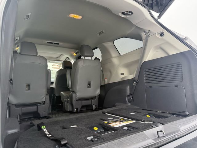 Certified 2021 Toyota Sienna XLE image 35
