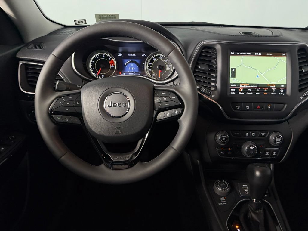 Used 2023 Jeep Cherokee Altitude Lux w/ Mopar Interior Package AWD/4WD image 14