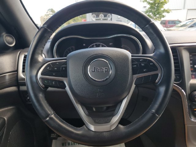Certified 2020 Jeep Grand Cherokee Laredo RWD image 24