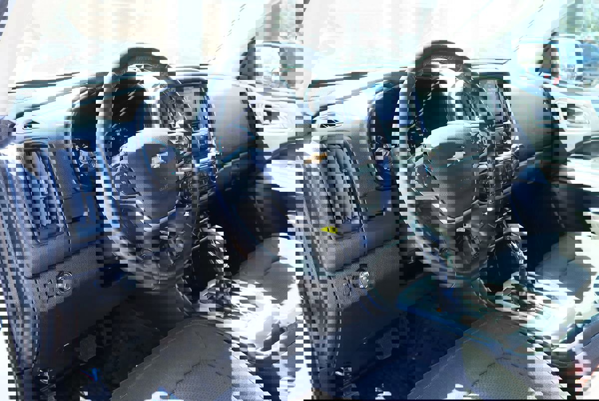 Used 2022 Chevrolet Colorado LT w/ Fleet Safety Package image 32