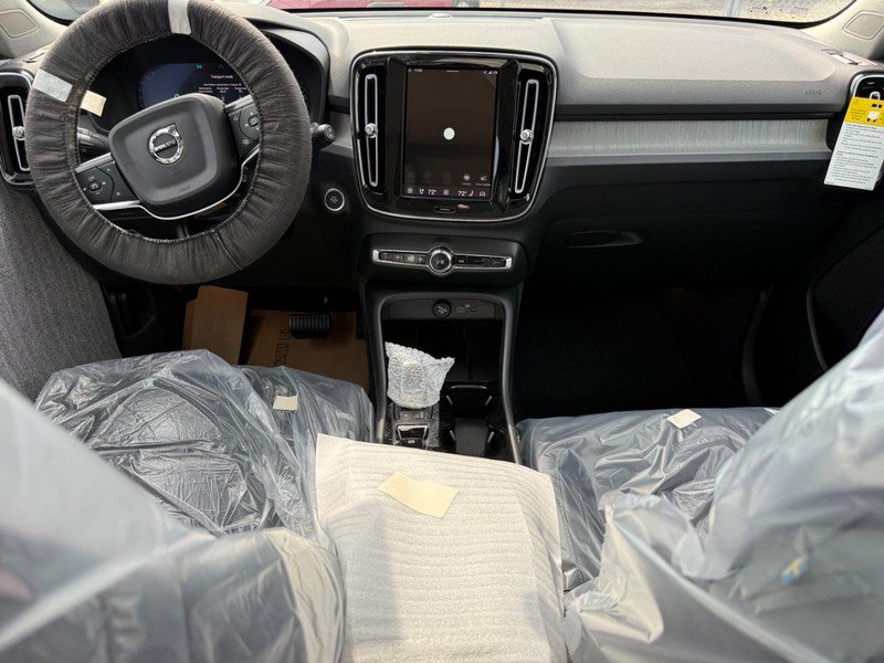 New 2026 Volvo XC40 B5 Plus w/ Protection Package Premier AWD/4WD image 6