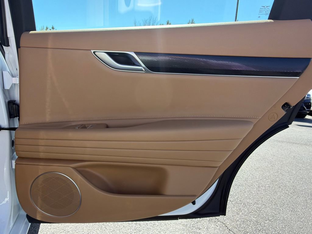 Used 2025 Genesis G80 2.5T image 16