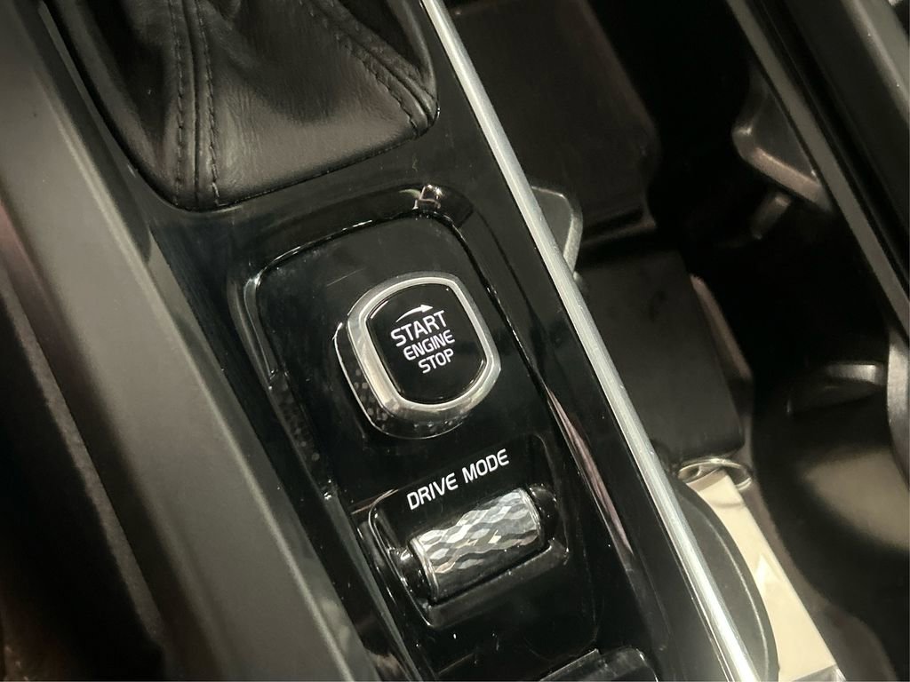 Used 2020 Volvo XC60 T5 Momentum image 30