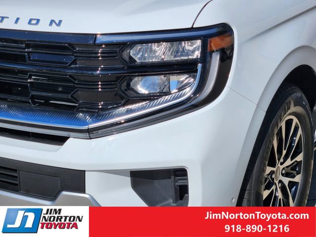 Used 2025 Ford Expedition Platinum image 11