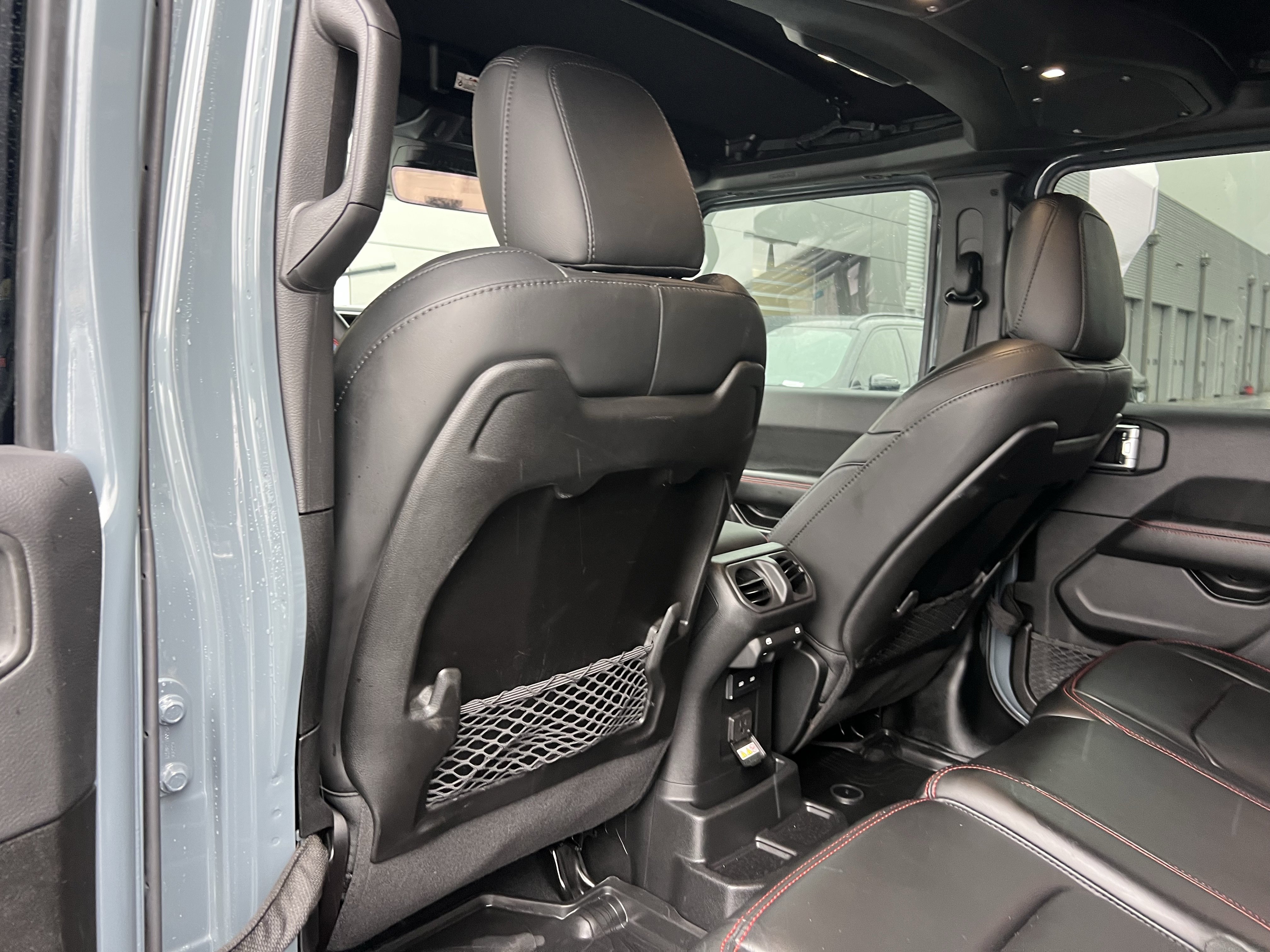 Used 2024 Jeep Wrangler Unlimited Rubicon image 35