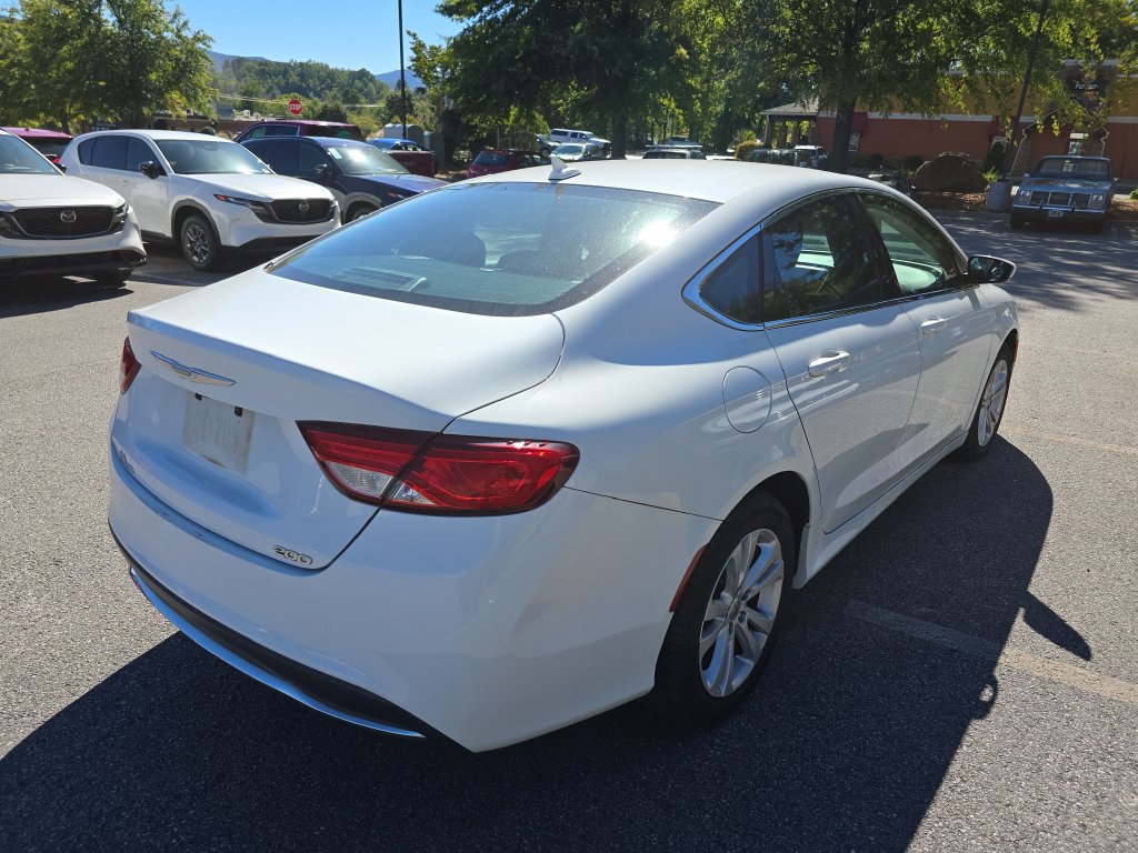 Used 2017 Chrysler 200 Limited Platinum FWD image 2