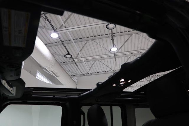 Used 2023 Jeep Wrangler Unlimited w/ Sun & Screen Package AWD/4WD image 19