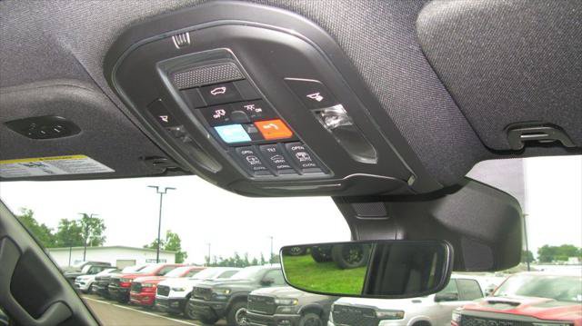 Certified 2025 Jeep Wagoneer L Series III w/ Premium Group I AWD/4WD image 24